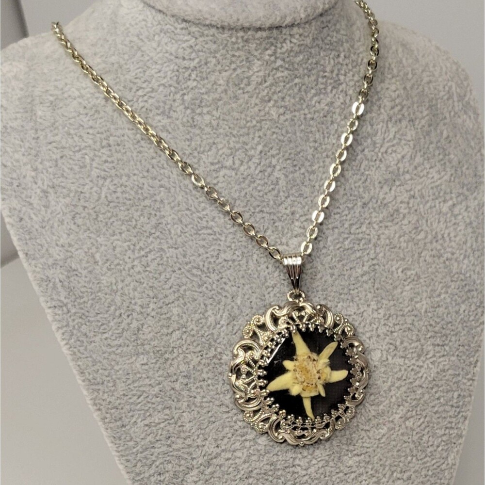 Vtg Edelweiss Necklace